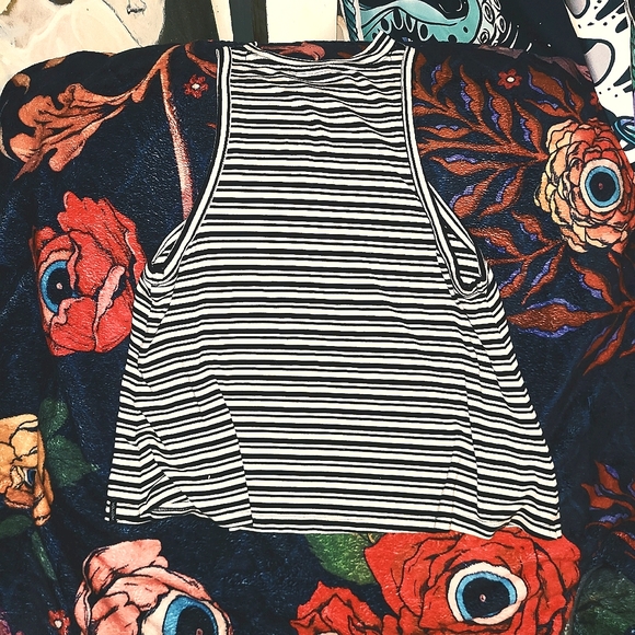 Volcom what she said tank - Picture 5 of 6